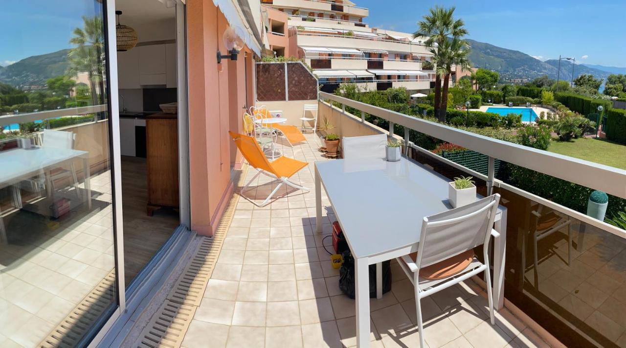 Superbe 2P Vue Mer, Ensoleille, Piscine Roquebrune-Cap-Martin Luaran gambar