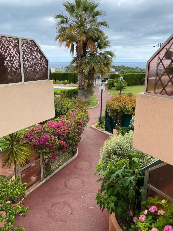 Superbe 2P Vue Mer, Ensoleille, Piscine Roquebrune-Cap-Martin Luaran gambar